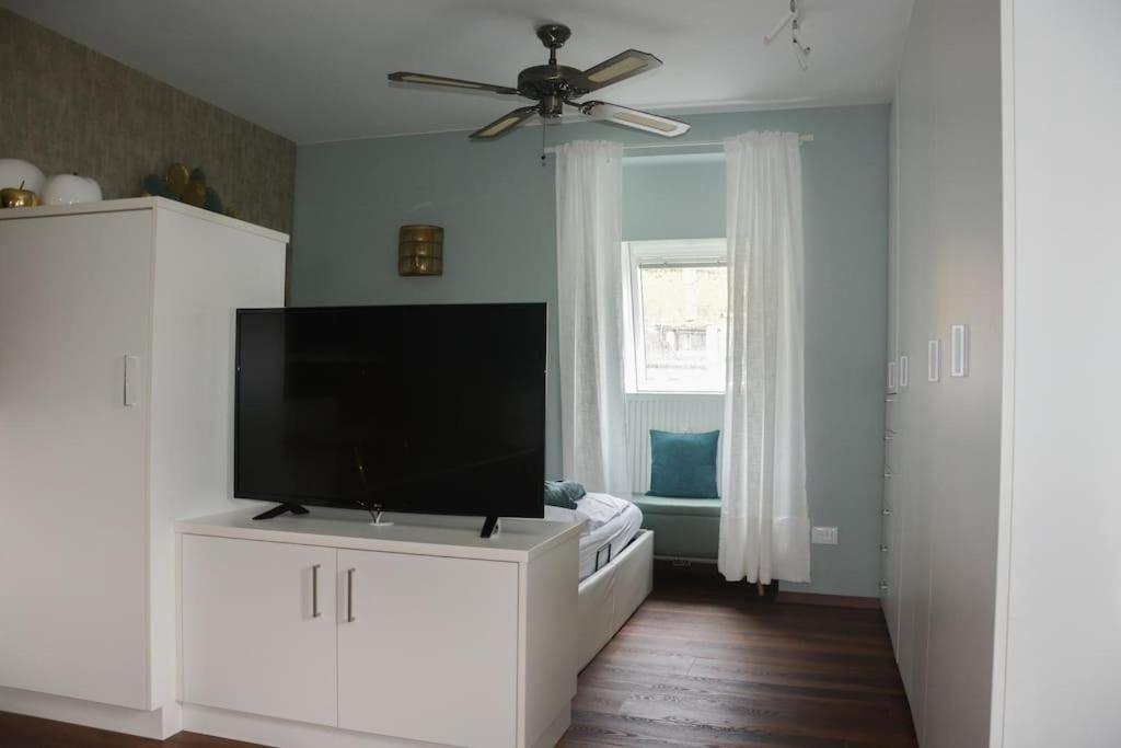 Moderne Ferienwohnung Meran Buitenkant foto