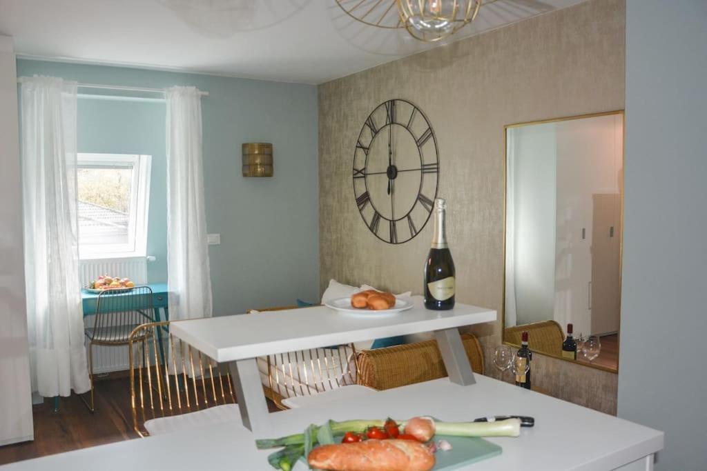 Moderne Ferienwohnung Meran Buitenkant foto